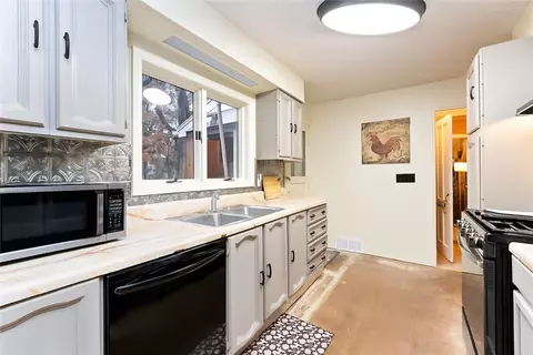 718 Klem Rd, Webster, NY 14580 photo 9