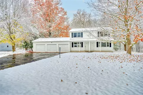 16 Beaman Rd W, Ogden, NY 14624