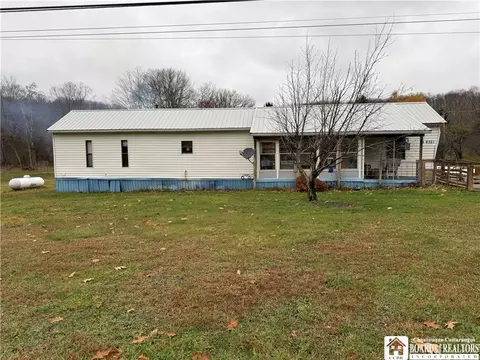 6521 Charlotte Center Rd, Charlotte, NY 14782