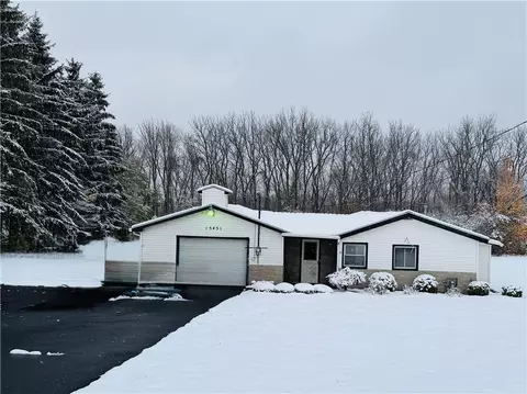 15451 Ridge Rd W, Gaines, NY 14411