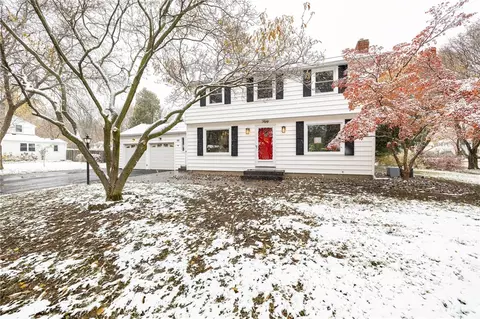 5 Ridgelawn Dr, Irondequoit, NY 14617