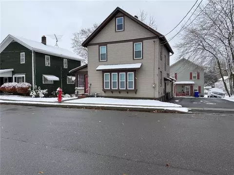 22 Thomas St, Murray, NY 14470