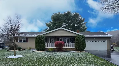 17 Lyons Dr, Horseheads, NY 14845