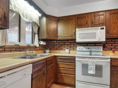 Kitchen - 7200 Sutton Rd, Arcadia, NY 14489 photo 6 of 7