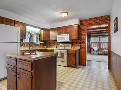 Kitchen - 7200 Sutton Rd, Arcadia, NY 14489 photo 4 of 7