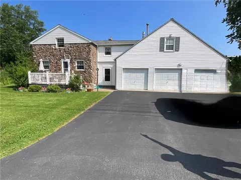7 Clearview Ave, Parma, NY 14468
