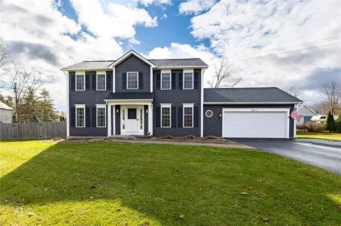 6195 Fawn Meadow St, Farmington, NY 14425