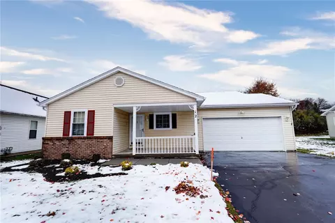 12 Gursslin Ln, Parma, NY 14468