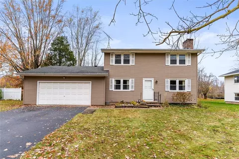 27 Cherry Dr, Sweden, NY 14420