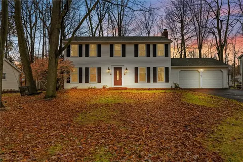 1165 Woodbridge Ln, Webster, NY 14580