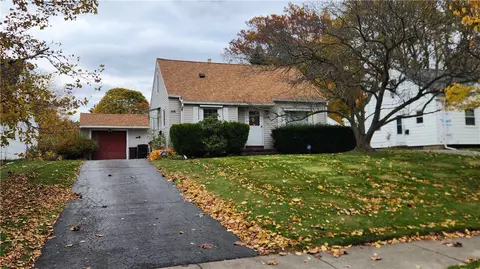 108 Glenbrook Rd, Greece, NY 14616