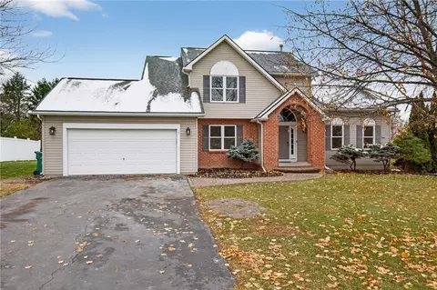 17 Birchmount Cir, West Henrietta, NY 14586