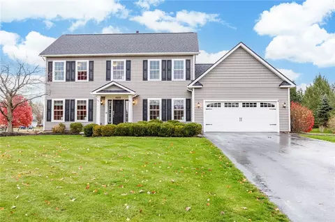 6233 Pheasants Xing, Farmington, NY 14425