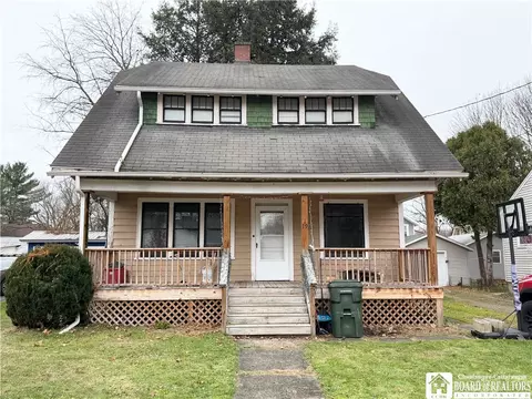19 Hammond St, Jamestown, NY 14701
