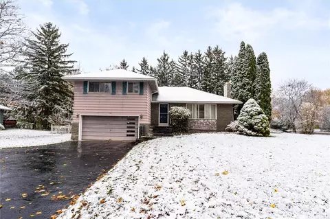 140 Bradford Rd, Pittsford, NY 14534