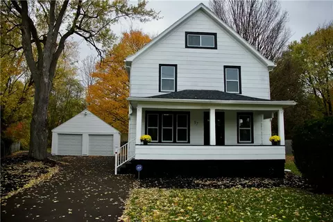 37 Helen Dr, Webster, NY 14580