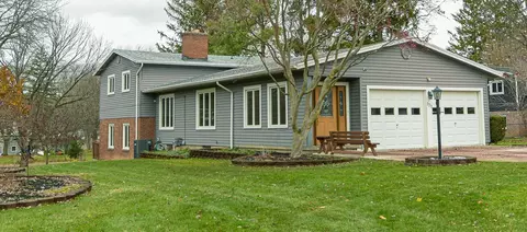 171 Harwood Cir, Rochester, NY 14625