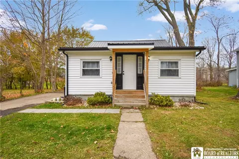15 Clark St, Westfield, NY 14787