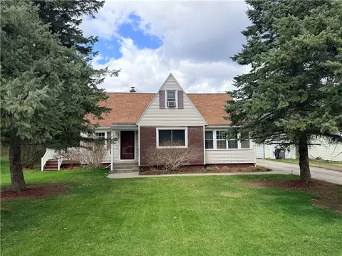 7 Mchenry Valley Ext, Almond, NY 14804