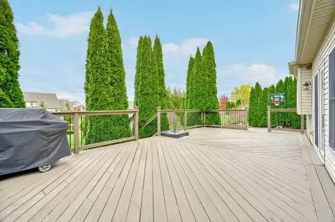 Exterior - 1027 Pondbrook Pt, Webster, NY 14580 photo 2 of 6