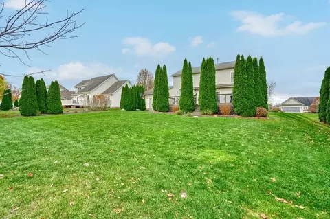 Exterior - 1027 Pondbrook Pt, Webster, NY 14580 photo 4 of 6