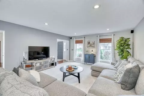 Living - 1027 Pondbrook Pt, Webster, NY 14580 photo 2 of 7