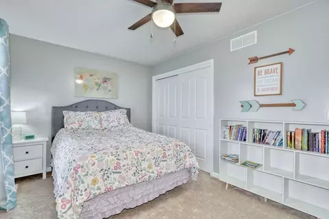 Bedroom - 1027 Pondbrook Pt, Webster, NY 14580 photo 6 of 6