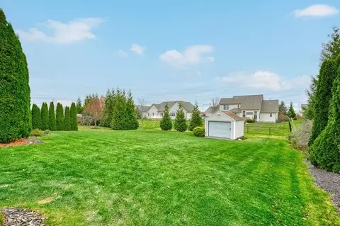 Exterior - 1027 Pondbrook Pt, Webster, NY 14580 photo 6 of 6