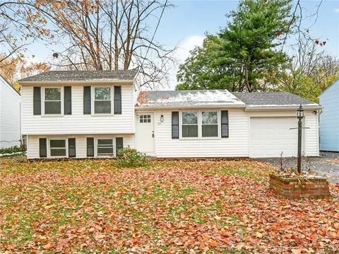134 Pilot St, Gates, NY 14606