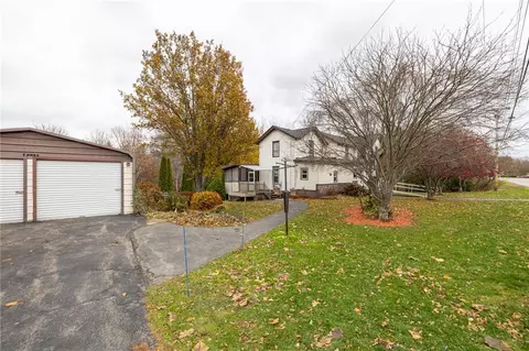 4451 Old Ridge Rd, Williamson, NY 14589