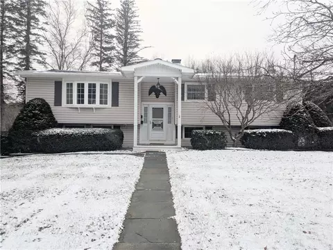 22 S Delaware St, Stamford, NY 12167