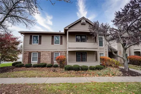 34 Wood Creek Dr, Pittsford, NY 14534