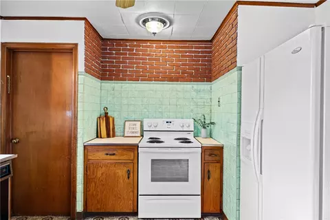 Kitchen - 46 Shuler St, Lyons, NY 14489 photo 2 of 6