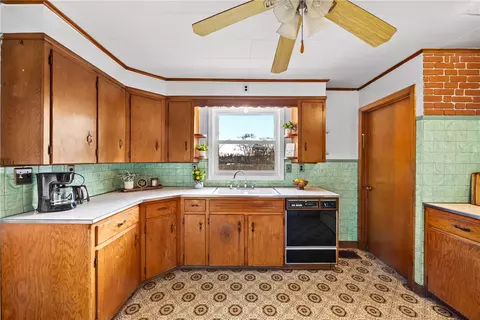 Kitchen - 46 Shuler St, Lyons, NY 14489 photo 3 of 6