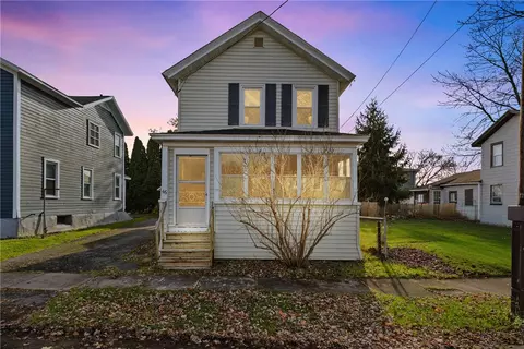 46 Shuler St, Lyons, NY 14489