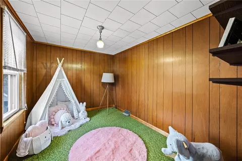 Bedroom - 46 Shuler St, Lyons, NY 14489 photo 6 of 7