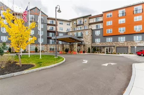 205 Lakeshore Dr #417, Canandaigua, NY 14424