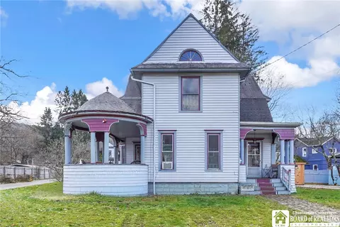 121 Jefferson St, Salamanca, NY 14779