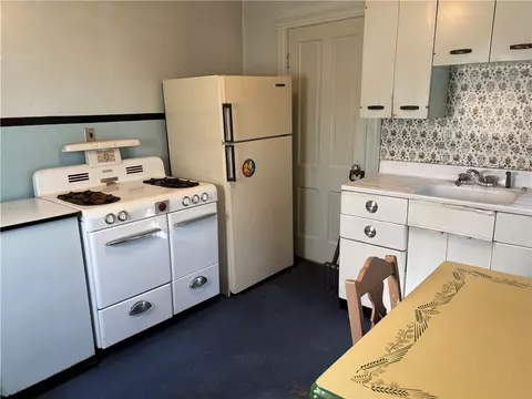 Kitchen - 1339 Stanton Ln, Irondequoit, NY 14617 photo 2 of 2