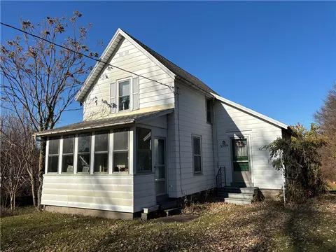 1339 Stanton Ln, Irondequoit, NY 14617