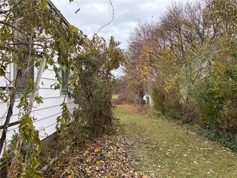 Exterior - 1339 Stanton Ln, Irondequoit, NY 14617 photo 6 of 10