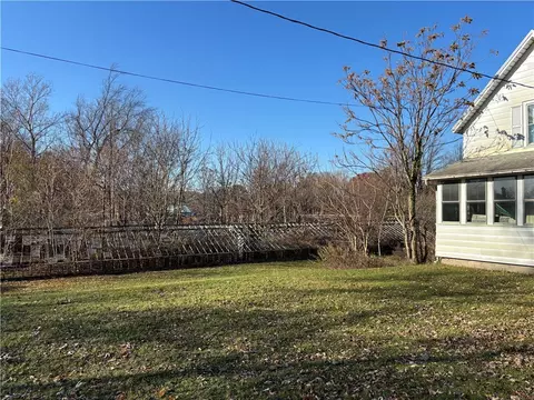 Exterior - 1339 Stanton Ln, Irondequoit, NY 14617 photo 3 of 10