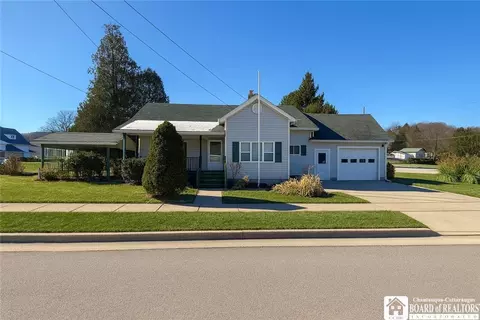 109 Ackerman St, Bolivar, NY 14715