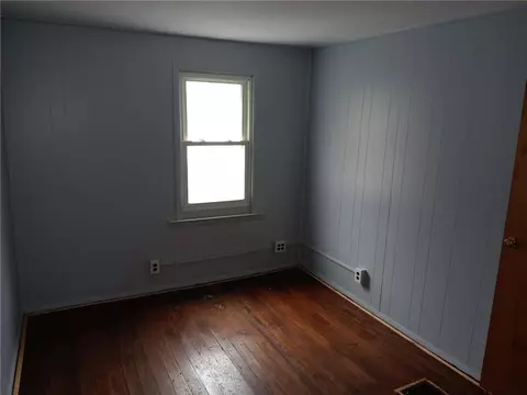 Bedroom - 16 Wright Ave, Auburn, NY 13021 photo 4 of 5