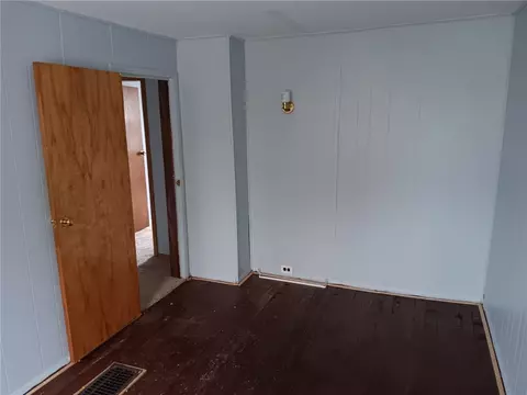 Bedroom - 16 Wright Ave, Auburn, NY 13021 photo 5 of 5