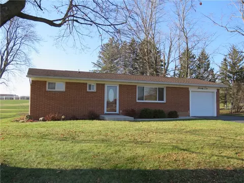 73 Fairbanks Rd, Riga, NY 14428