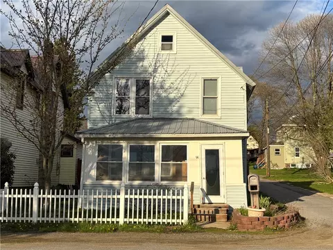 96 Yarnell St, Kane, PA 16735