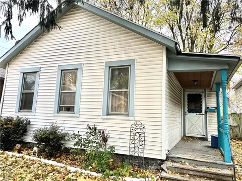5 Sauer Pl, Rochester, NY 14620