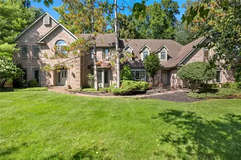 8054 Barony Woods, Pittsford, NY 14534
