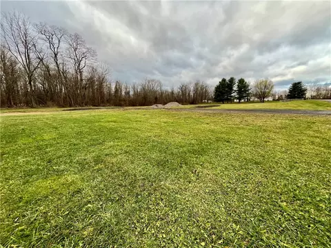 6749 W Port Bay Rd, Wolcott, NY 14590
